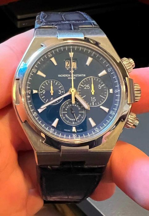 Cronógrafo Vacheron Constantin Overseas com mostrador azul, 90% novo