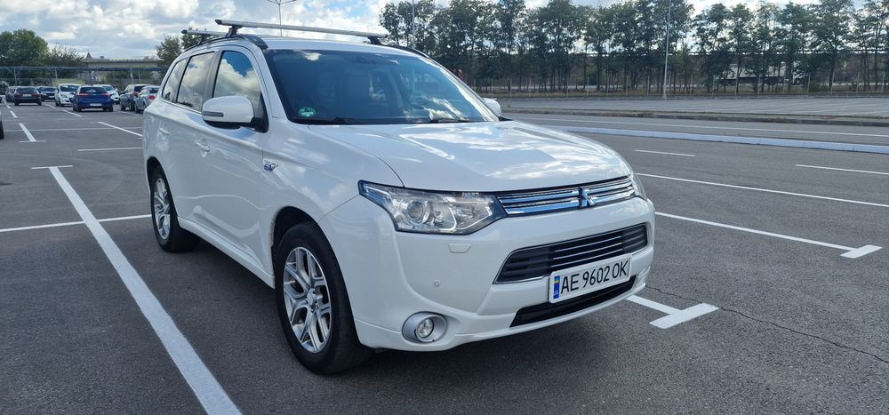 Mitsubishi Outlander PHEV 2014, +ГБО