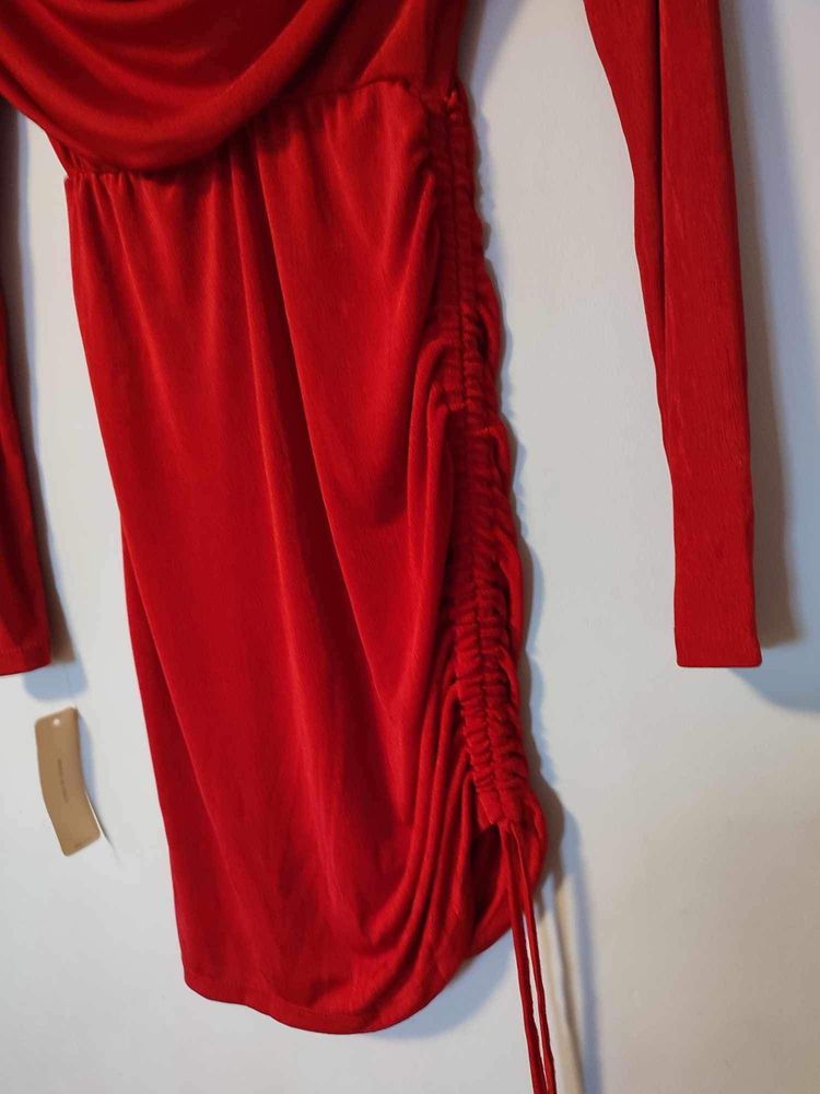 Nowa, sukienka damska czerwona, wieczorowa,marszczona,dekolt V,r. Uni