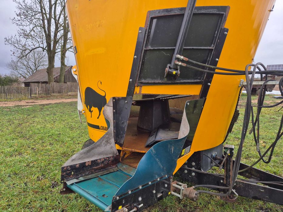 Wóz paszowy pionowy CELIKEL