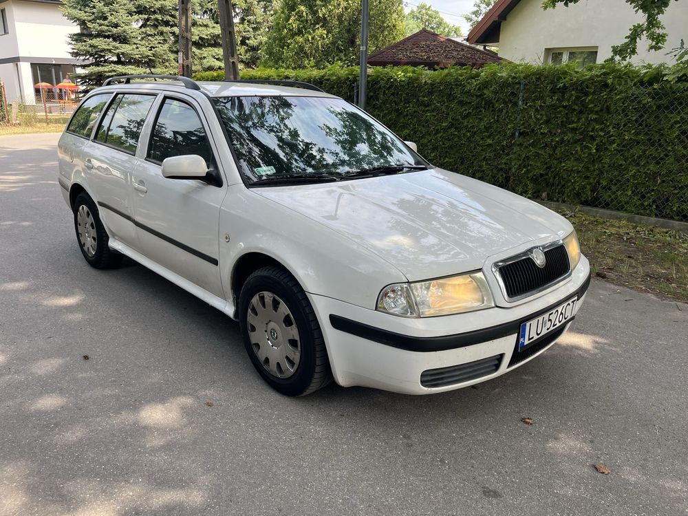 Na Sprzedaż szkoda Octavia 1.6 lpg 2007 rok dobry stan