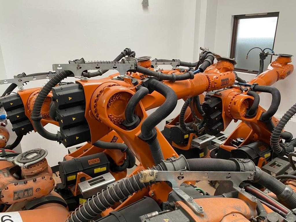 Roboty przemysłowe KUKA KR150 KR210 KR240 KR500