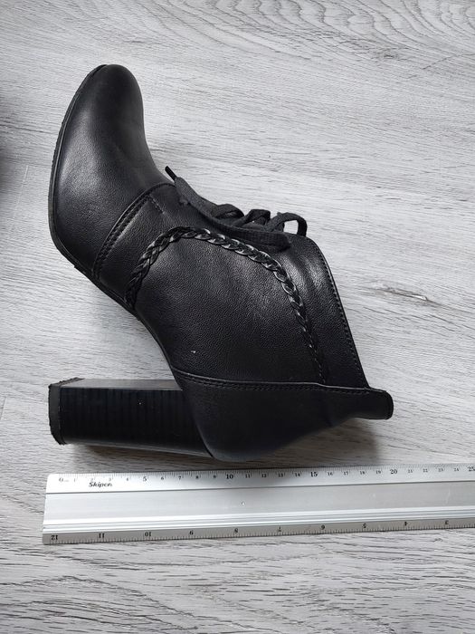 Жіночі черевики весняні 38 розмір