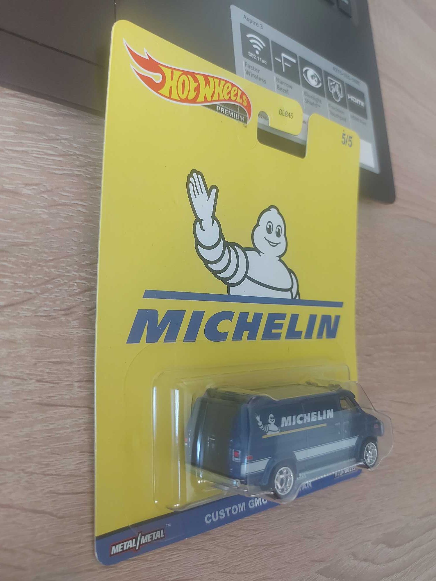 Hot Wheels Premium

Custom GMC Panel VAN 

MICHELIN