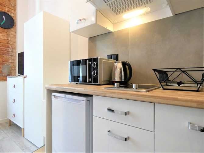 Legionów 18, Centrum, funkcjonalne studio, BRAK PROWIZJI