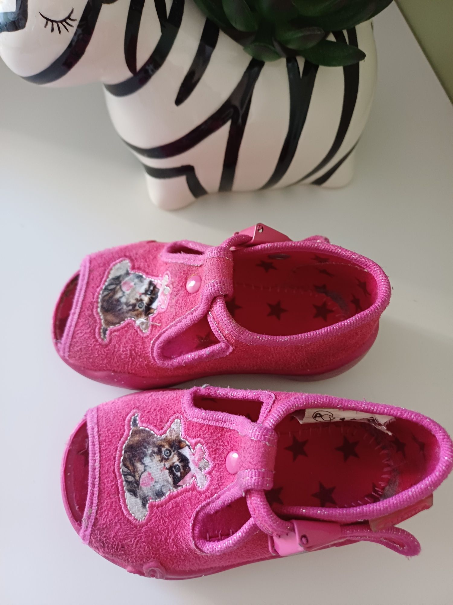 Sandałki niemowlęce z kotkiem różowe befado r.18