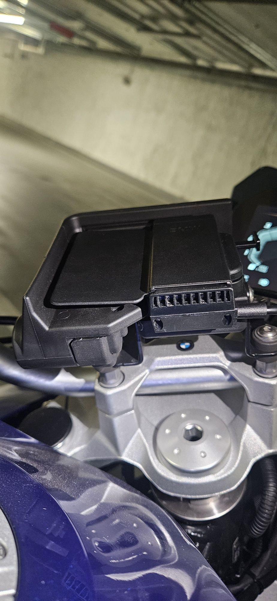 Zamykany uchwyt na nawigacje BMW Motorrad F750gs/F850gs/F900r