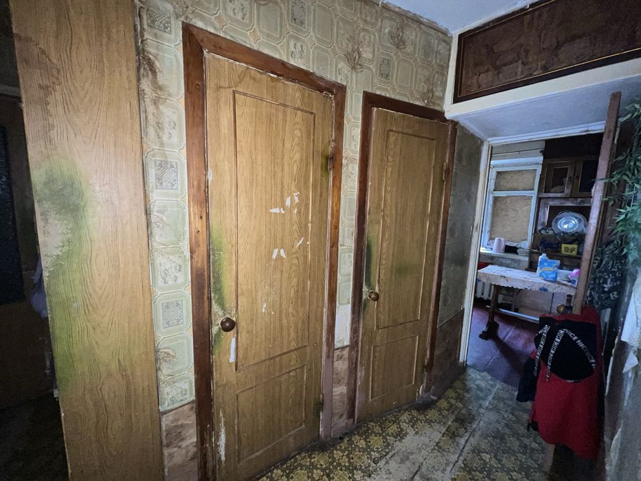 Продам 2х к квартиру під Ремонт Космос