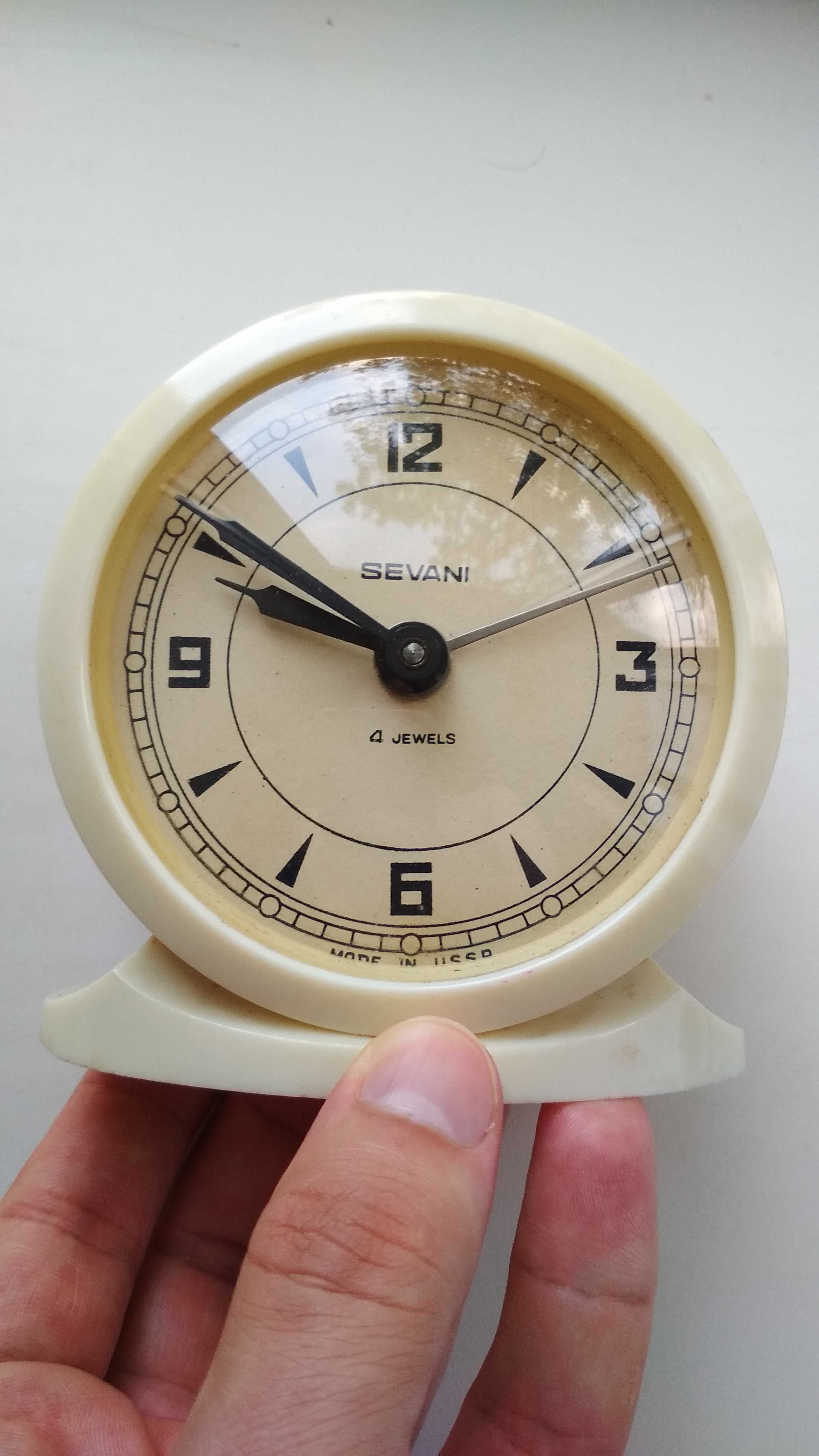 Часы будильник Sevani Севани винтаж СССР Made in USSR 70-80г