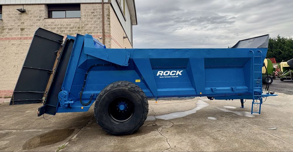 reboque espalhador de estrume