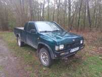 NISSAN king cab 4X4 2,4 B/G