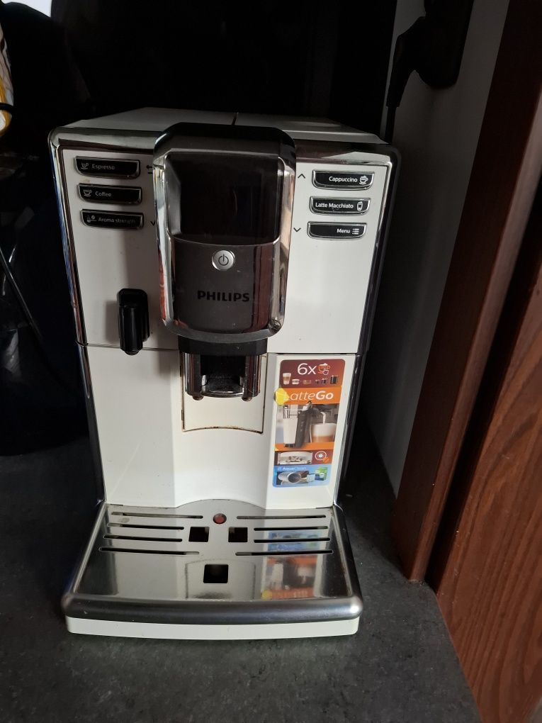 Ekspres philips latte go