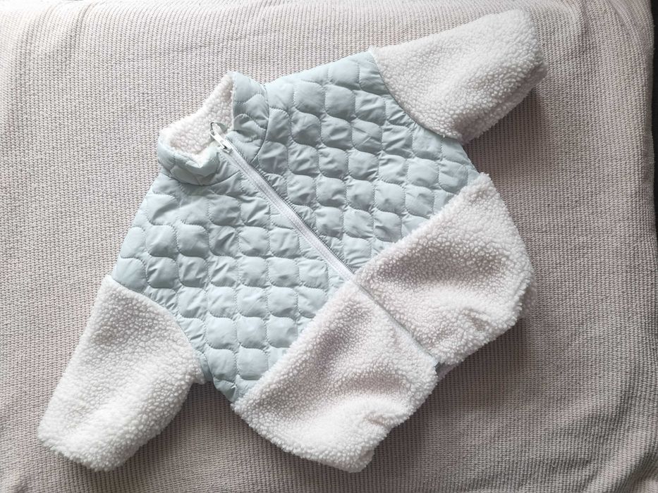 Kurtka dziecięca zapinana na zamek (przeciwdeszczowa/boucle). Roz.80