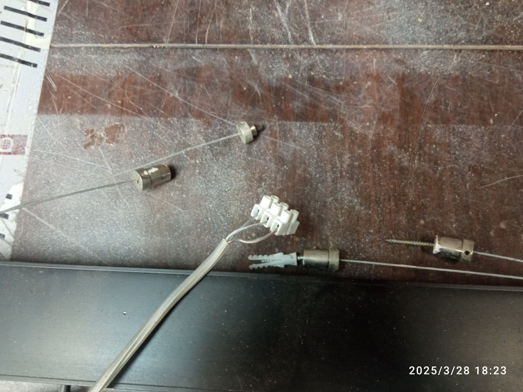 Lampa podwieszana.  Żyrandol kinkiet oświetlenie led