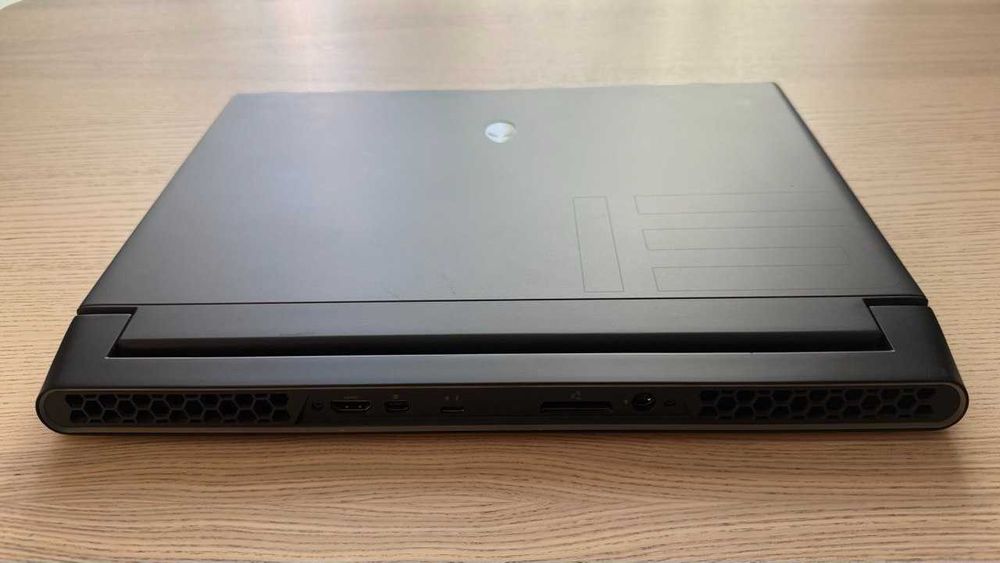 Alienware M15 R3 i7-10750H/RTX 2070 Super 8GB/16GB RAM/1TB SSD/300Hz