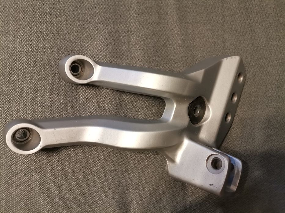 Suzuki DL 1000 rok 2002 set pasażera lewy