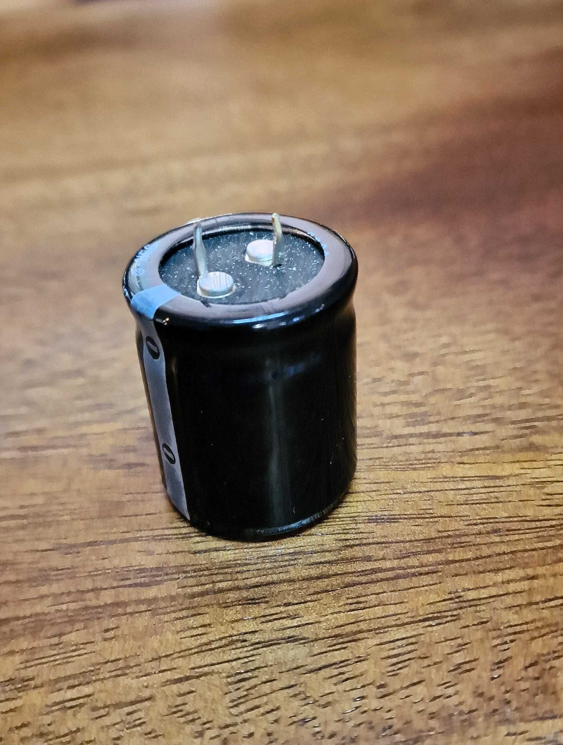 Kondensator 560μF 200V 105°C