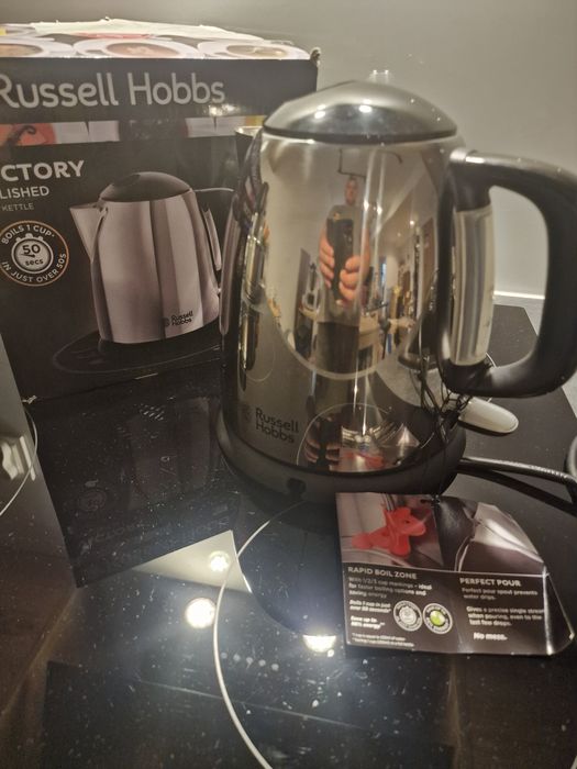 Czajnik elektryczny Russell Hobbs