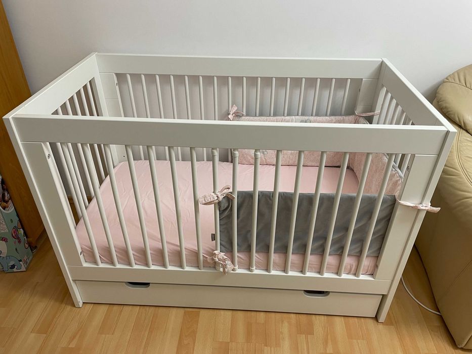 Łóżeczko dziecięce / tapczanik Pinio 120x60 z materacem i szufladą