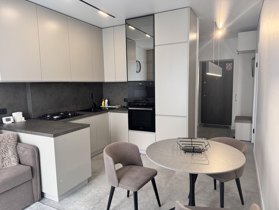 Вільно 09.12 Доба. Та 14.12 - 17.12. ЖК Липки, біля озера та парку