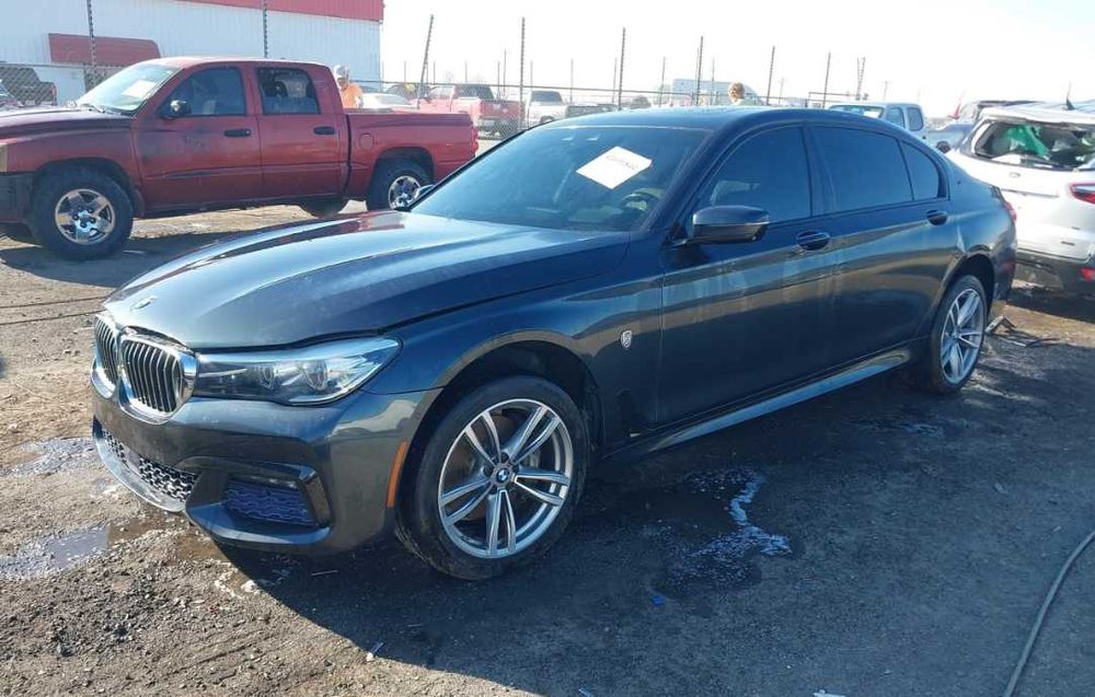 Двері ліві BMW 7 G11 дверь левая бмв шрот