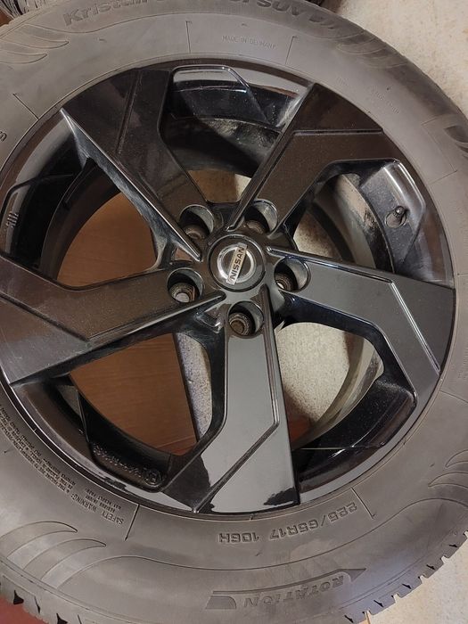 Alufelgi z oponami zimowymi Nissan X-Traill 17"
