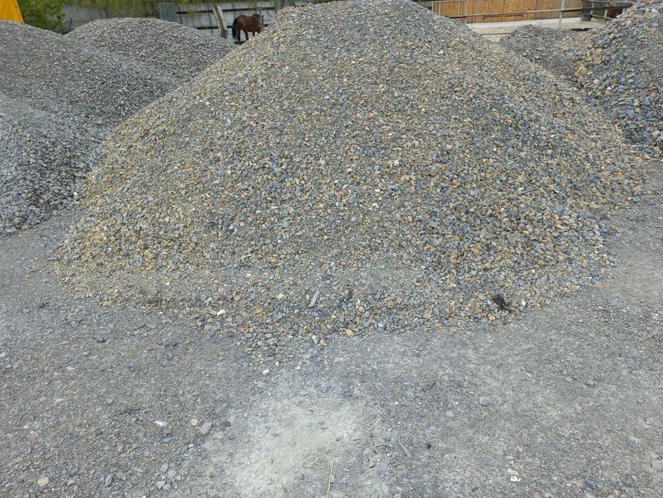 Piasek żwir grysy ziemia ogrodowa