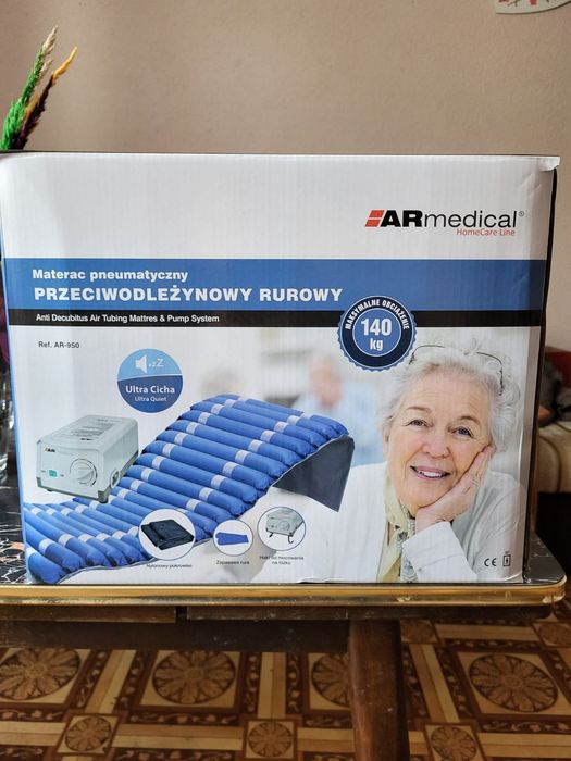 Materac pneumatyczny odleżynowy rurowy z pompą