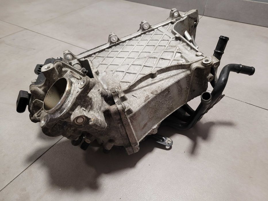 Kolektor ssący z przepustnicą przewody 1.6 TDI RAPID CXM 04L.129.766AQ
