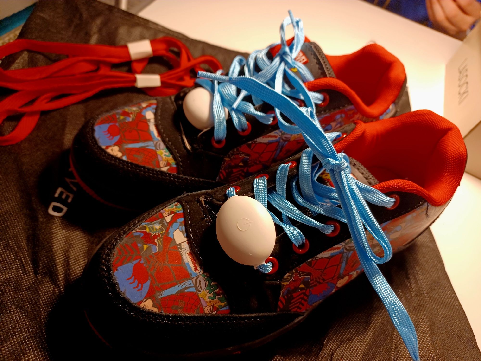 Buty adidasy Marvel  rozmiar 39 nowe