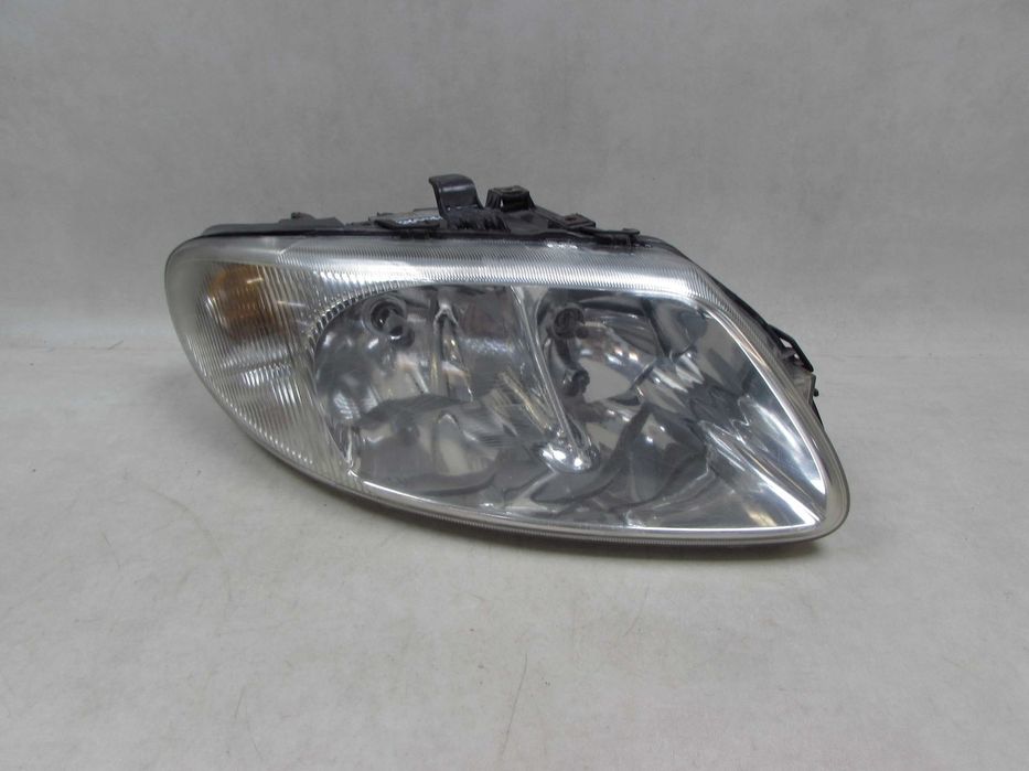 CHRYSLER GRAND VOYAGER IV 00-07 LAMPA REFLEKTOR PRZOD PRAWA UK