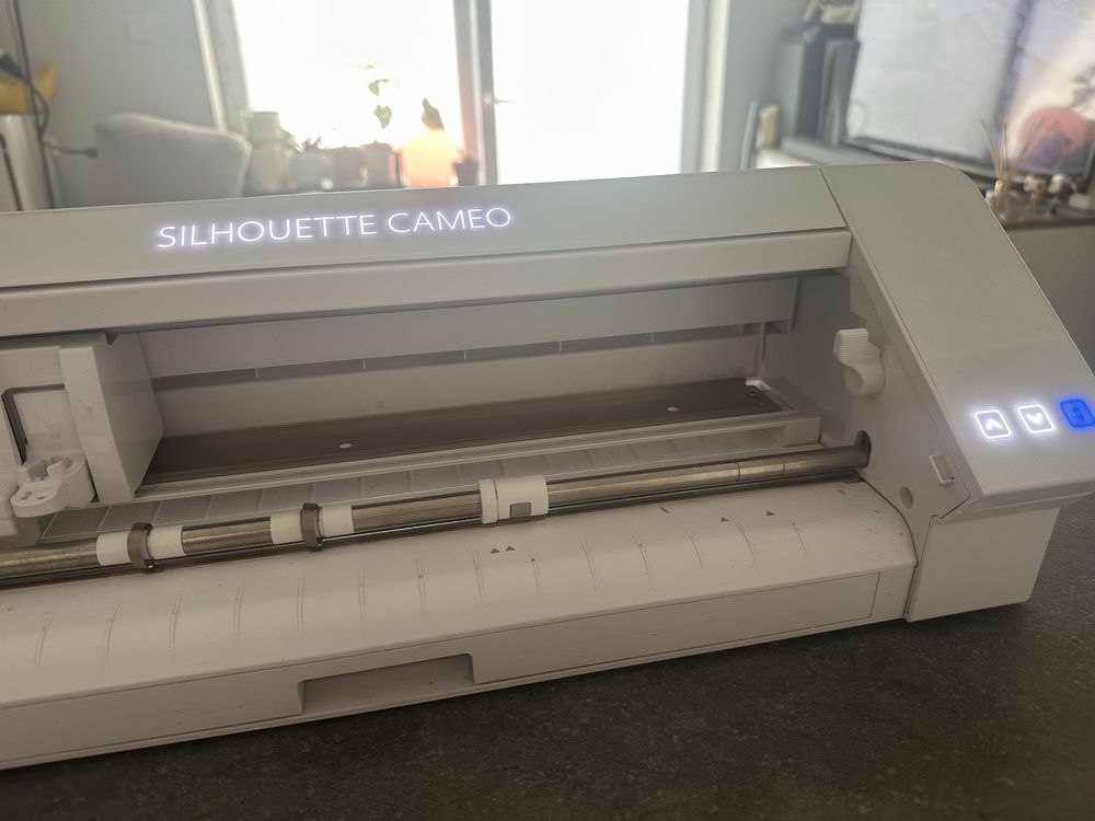 Silhouette Cameo 4