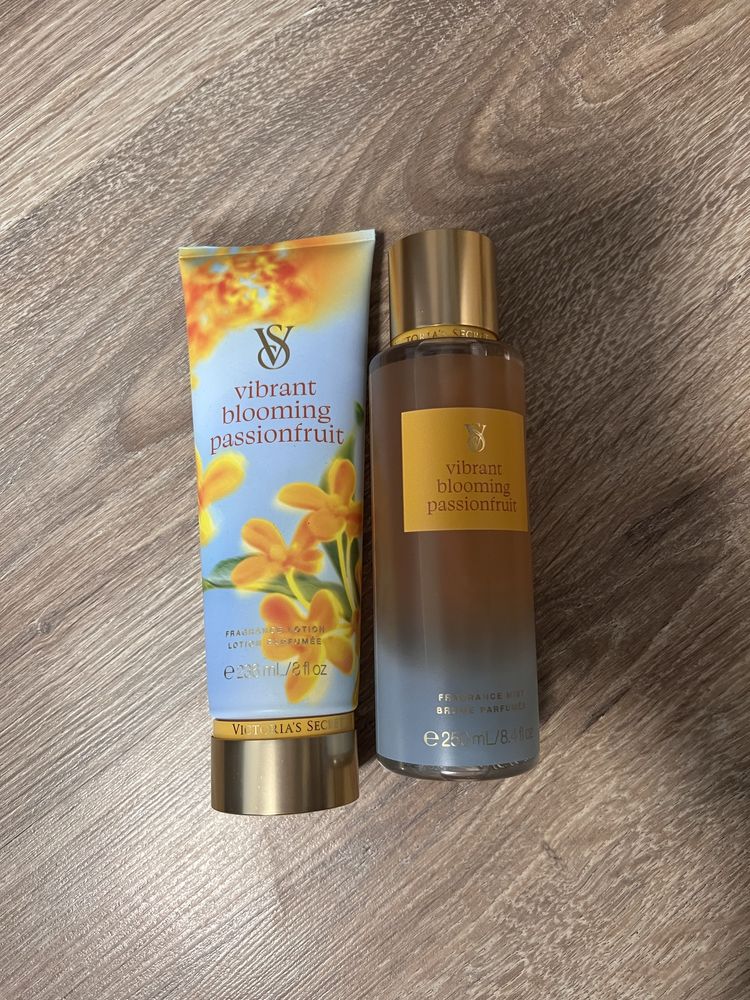 Victoria Secret - лосьйон+міст vibrant blooming passionfruit