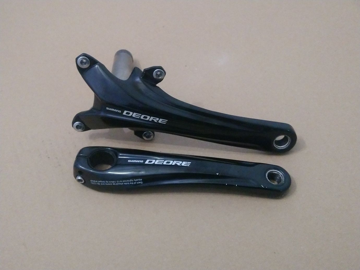 Korby Hollowtech II Shimano Deore FC-T611 ramiona 175mm