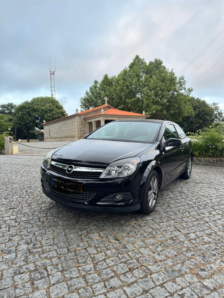 Opel Astra GTC 1.3