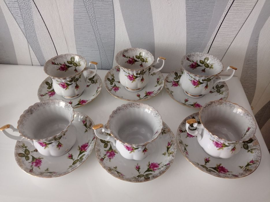 Porcelana Chodzież - filiżanki+spodki Roza + cukiernica
