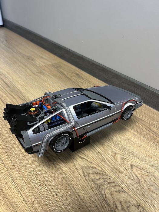 Model DeLorean DMC-12
