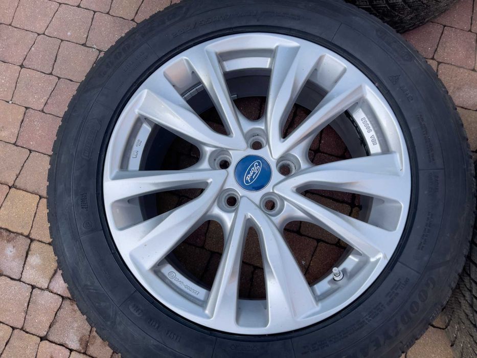 3842. Koła zimowe S-max Galaxy Kuga 5x108 235/55/17 Goodyear 8mm 2024r