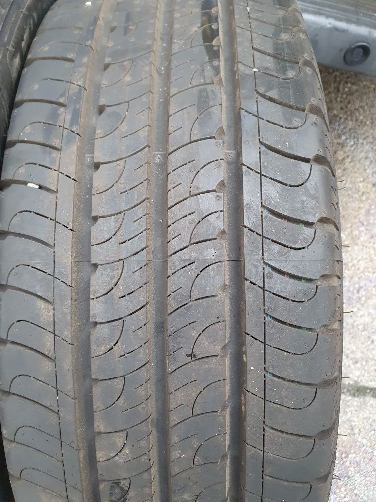 215/60/17 c  Goodyear 23r komplet 1500 zl