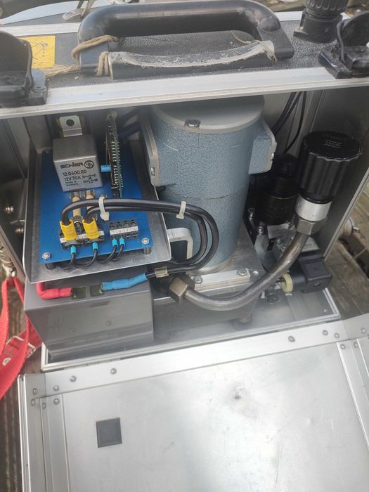 Cembre pompa hydrauliczna do głowic zaciskowych do kabli ,nożyc.