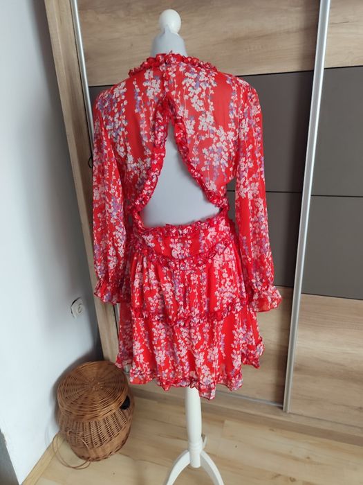 Czerwona kwiecista sukienka r.38