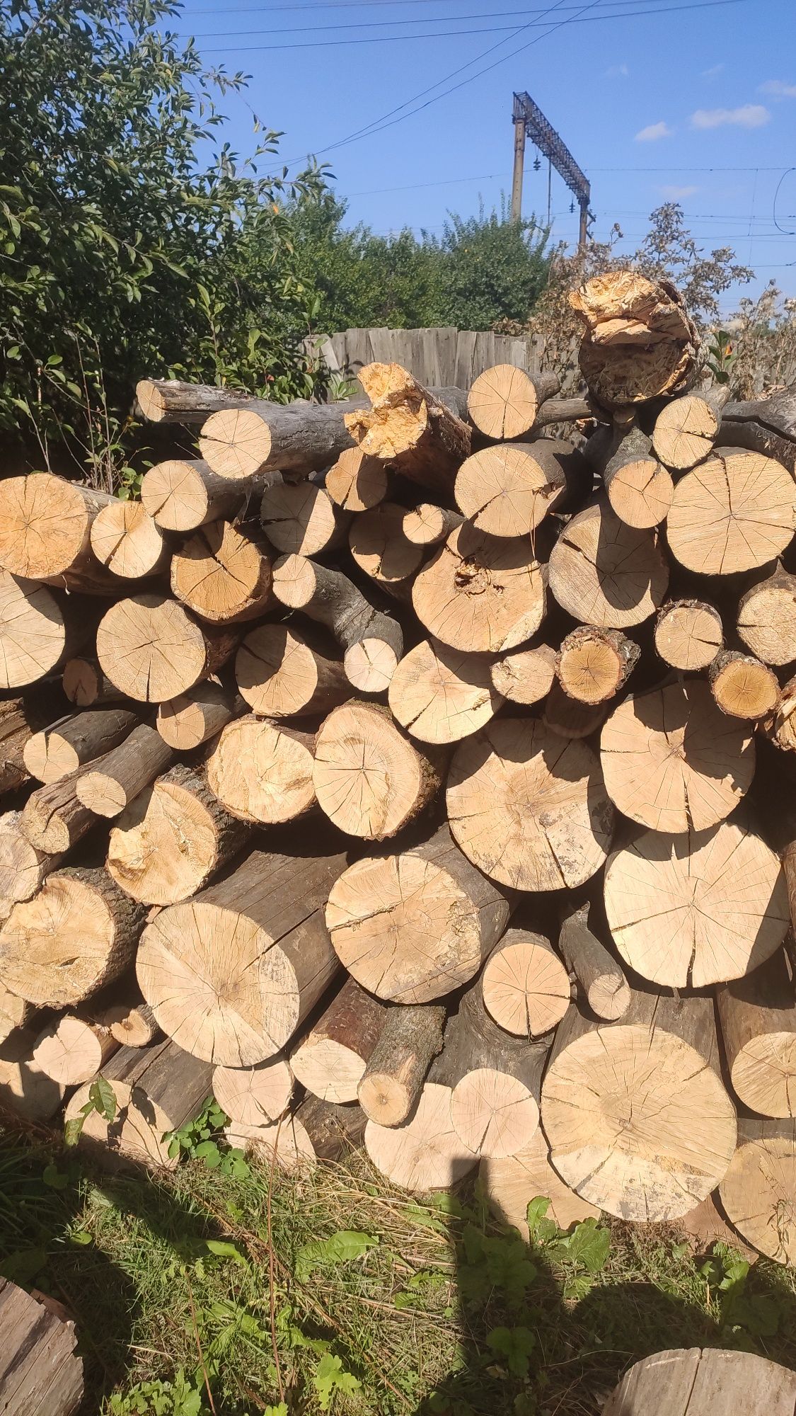 Продам дрова4склада метра,цена 1400за складо метр.