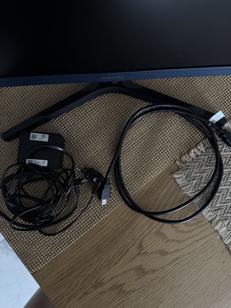 Продам монитор Samsung S24R358FZ