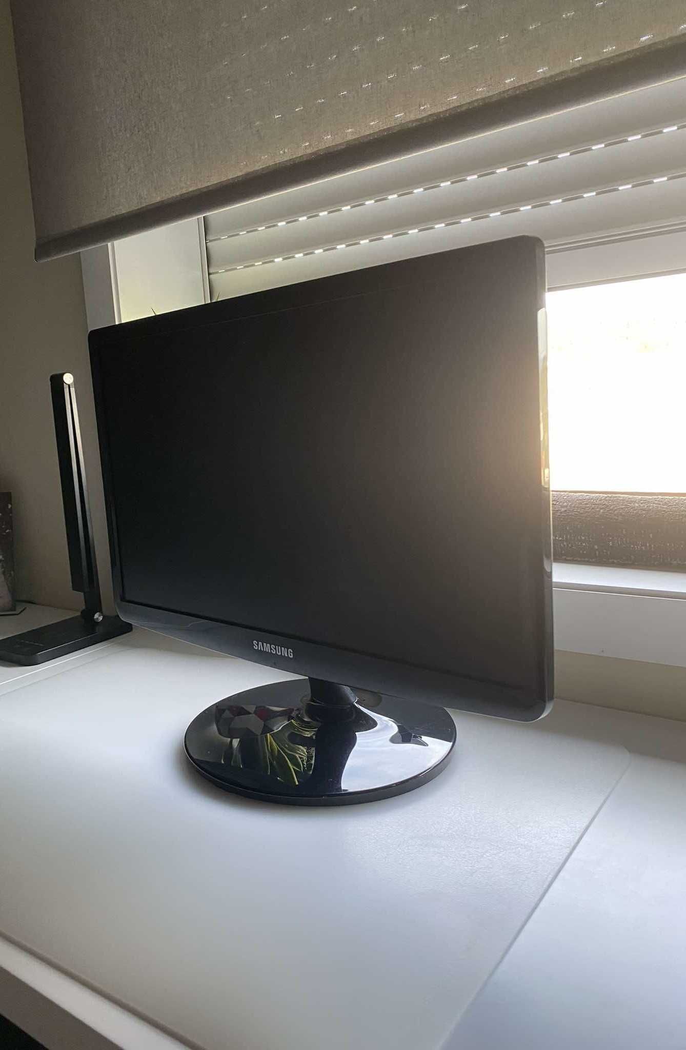 Samsung S22A100N 21.5”