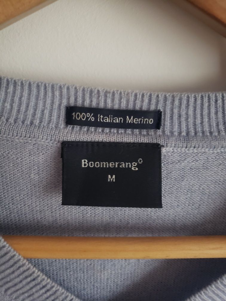 Błękitny sweter wełna merino 100% w serek M Boomerang