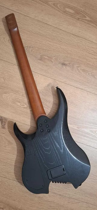 Guitarra Legator Ghost G6FP Multi-Scale Headless EMG 81 85