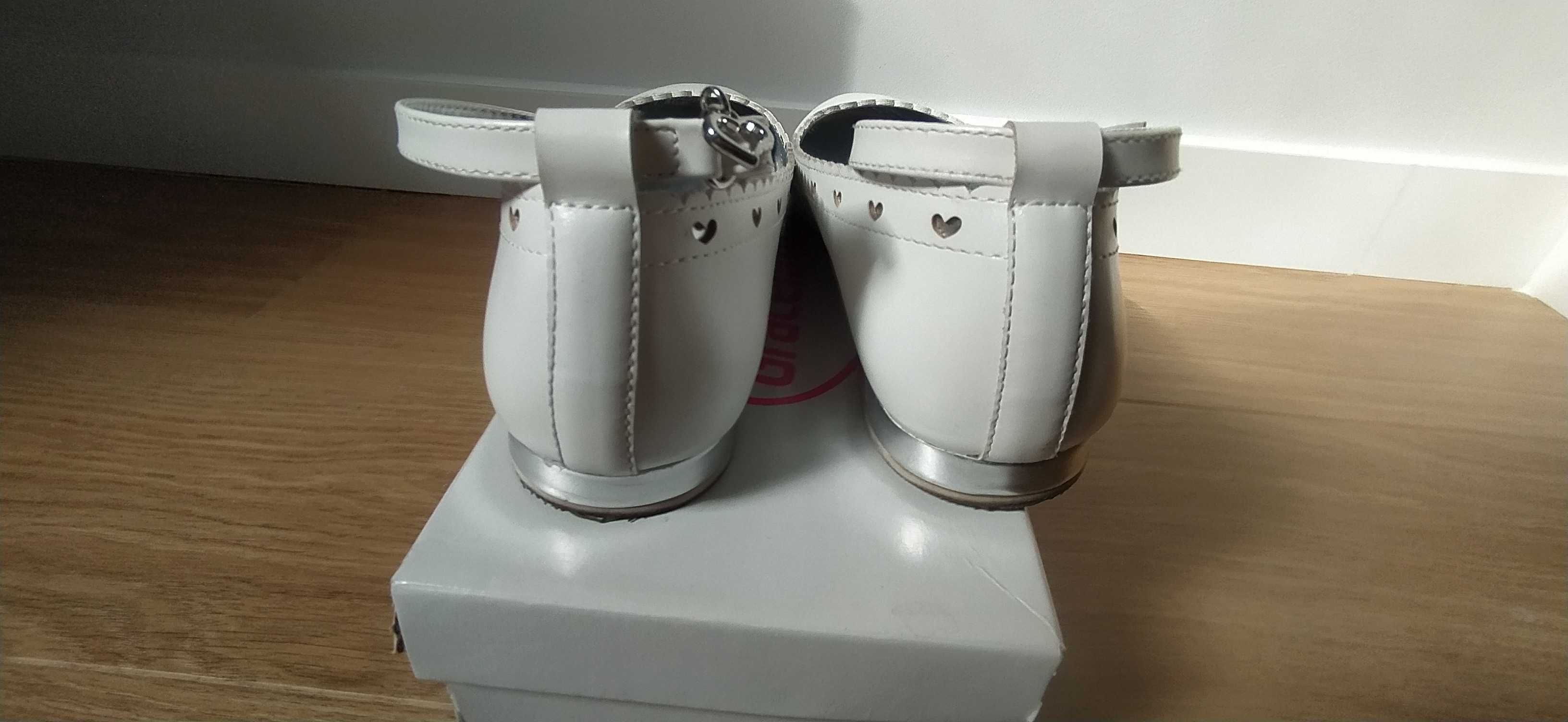 Buty komunijne dziewczęce 37, dług. wkładki 24cm