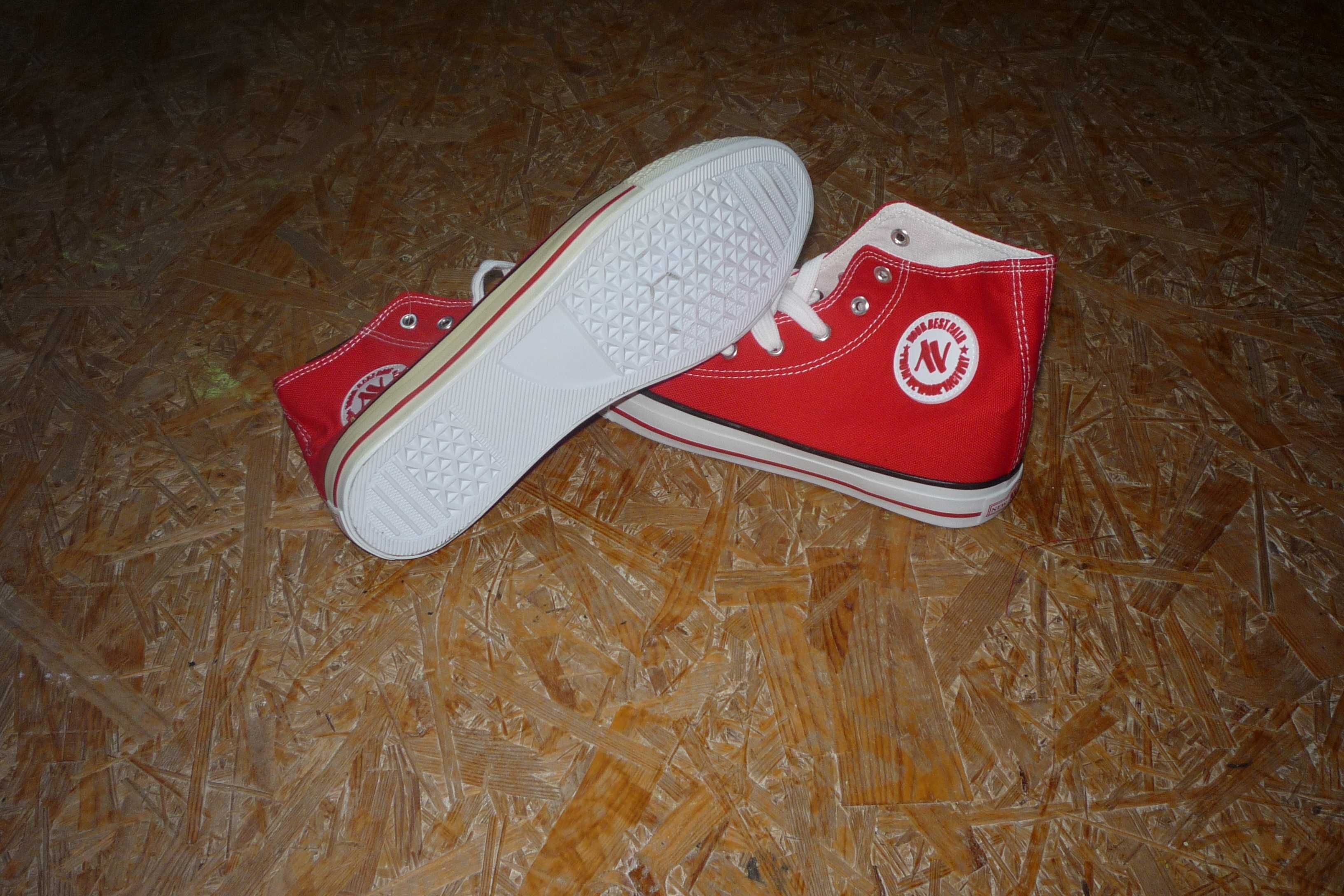 Trampki Czarne NewAge 082 Red/Czerwone r.41 powyst