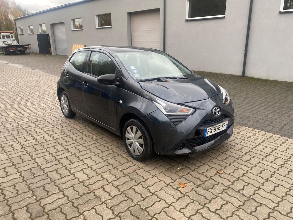 Toyota Aygo Sprzedam Toyota aygo / jak nowa / lekko uszkodzona