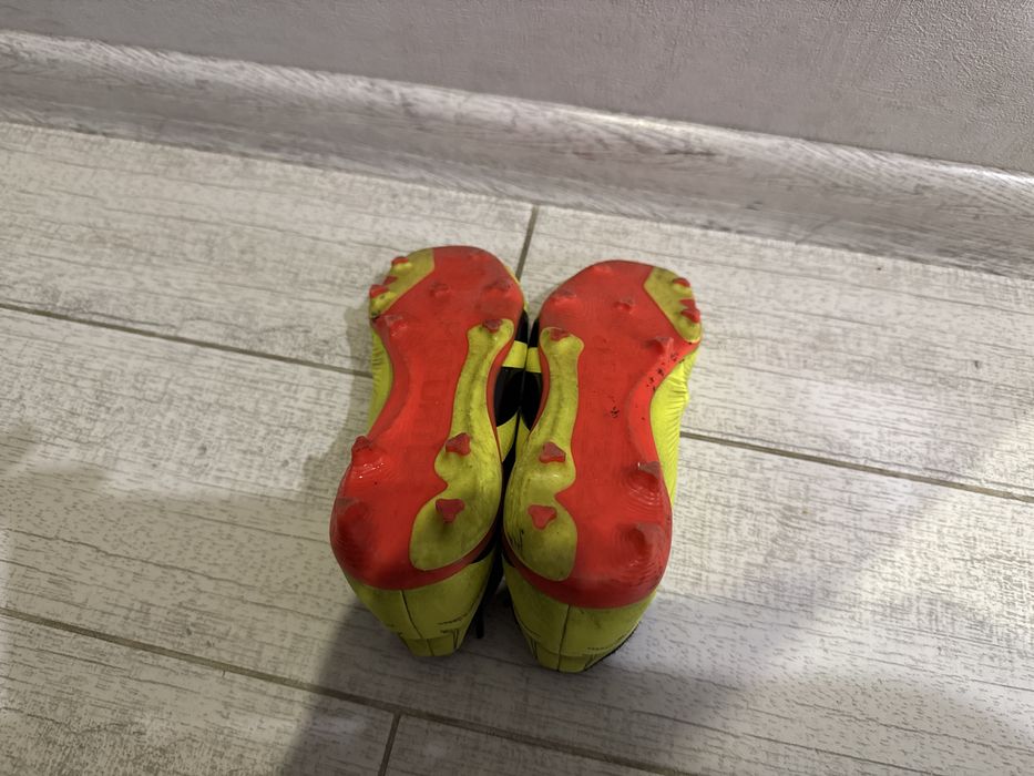 Футбольні бутси шипи дитячі Adidas Predator 31.5 стелька 19.5